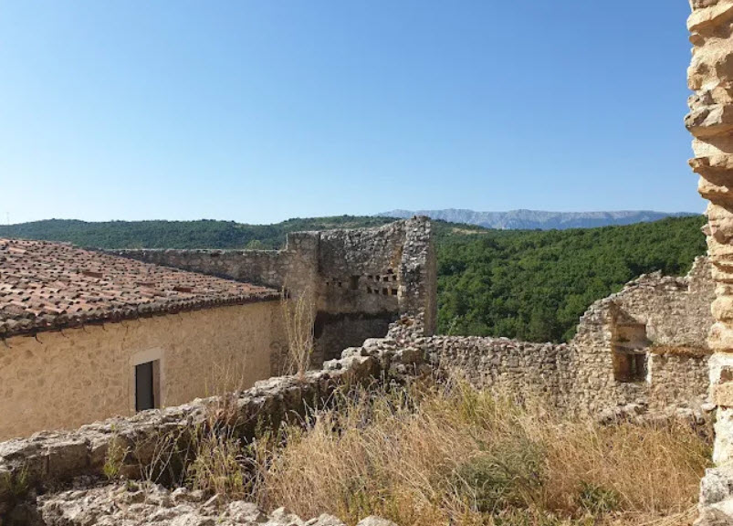 Camponeschi Castle, Italy